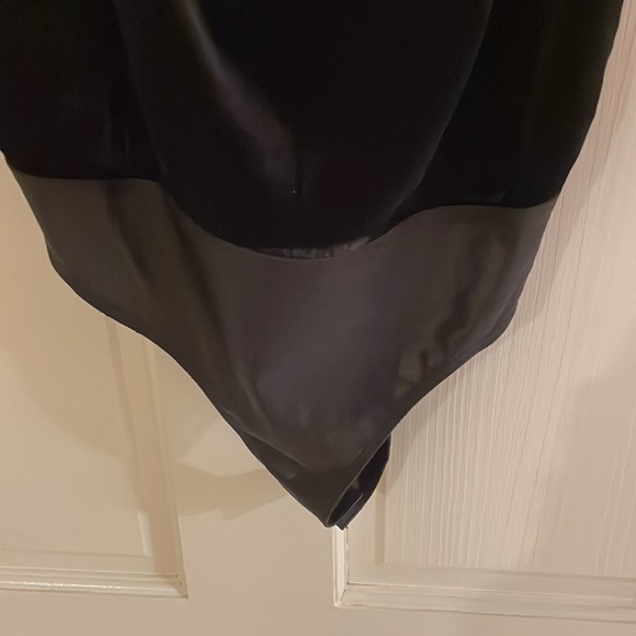 NWT Sincerely Jules Black Velvet Sleeveless drop neck bodysuit in size large - Picture 4 of 8